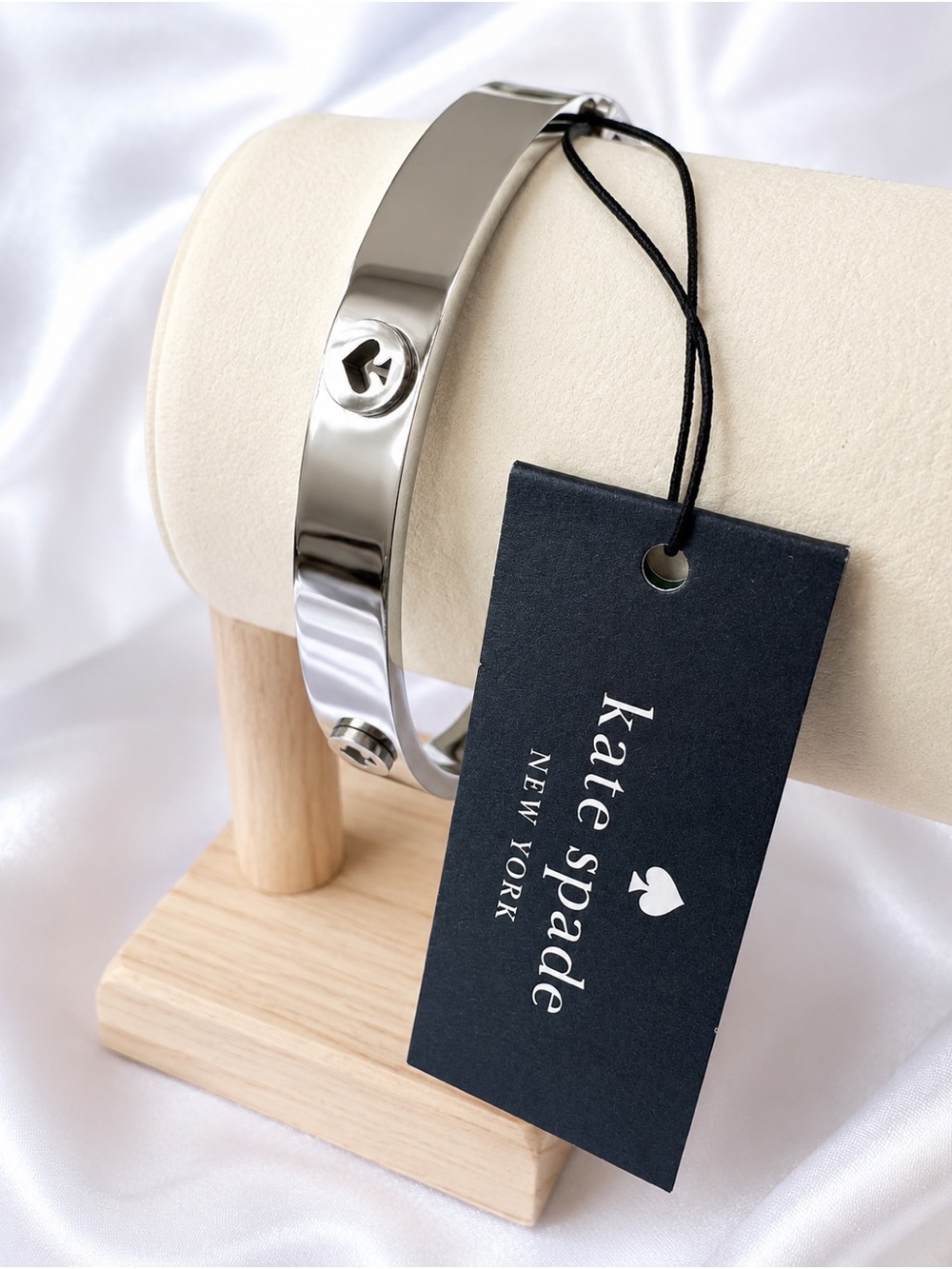 Kate Spade Spot The Spade Silver Hinged Bangle Bracelet NWT